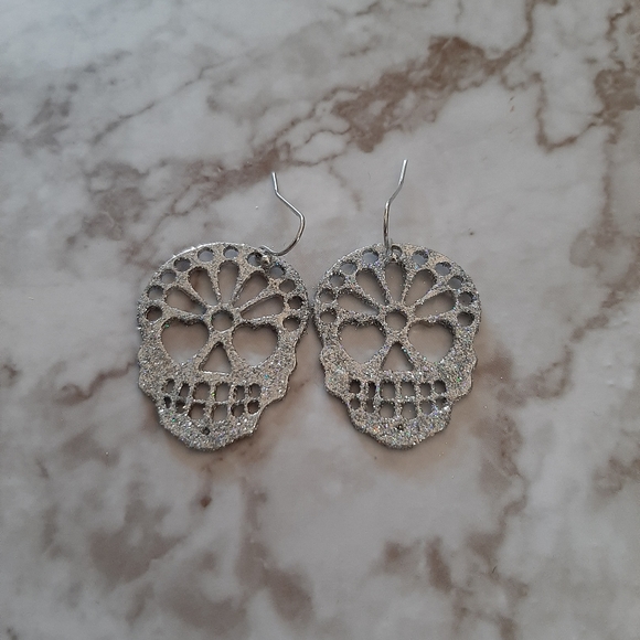 🆕️ Sparkly Sugar Skull Earrings - Picture 2 of 7